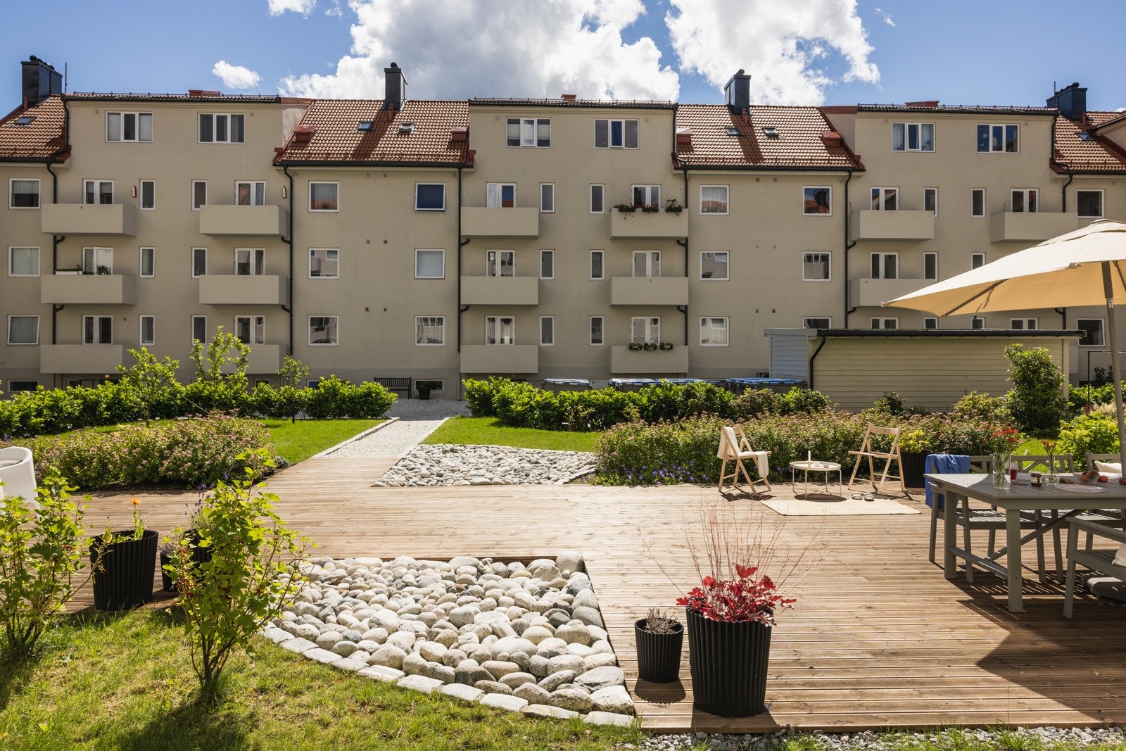 Borettslaget er veldrevet og kan skilte med god vedlikeholdshistorikk. Taket ble byttet i 2019 og pipene rehabilitert i 2024 Galleribilde