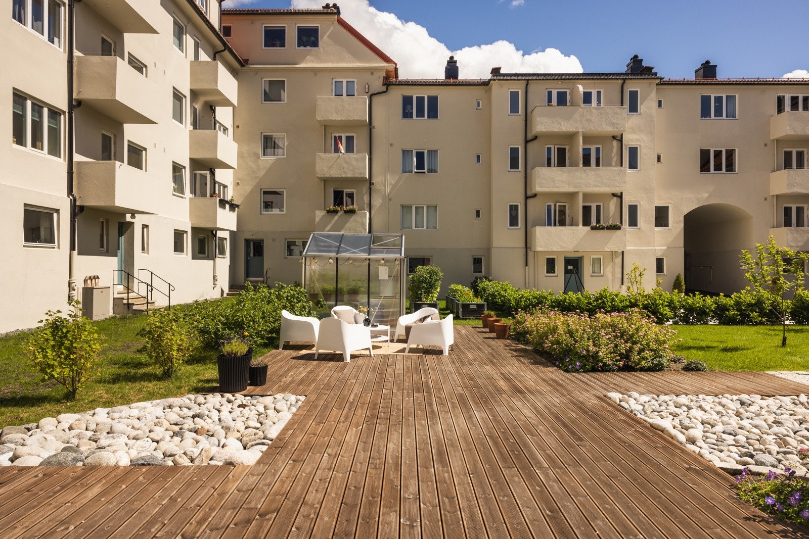 Den flotte bakgården ble oppgradert i 2021. Galleribilde