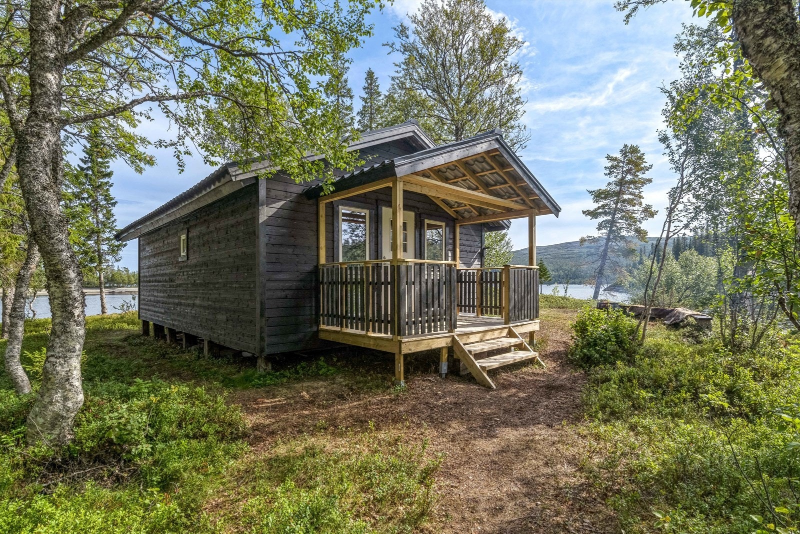 Hytta er opprinnelig oppført ca 1957, og er det det siste året pusset opp vesentlig, og utvidet under opprinnelig tak-konstruksjon. Galleribilde