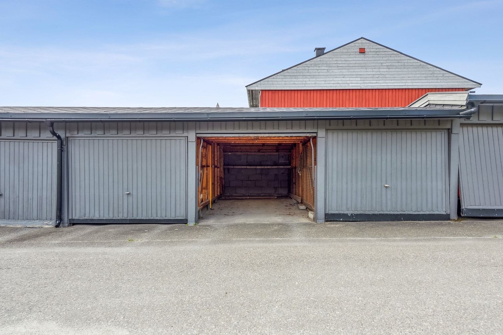 Garasje i felles garasjeanlegg Galleribilde