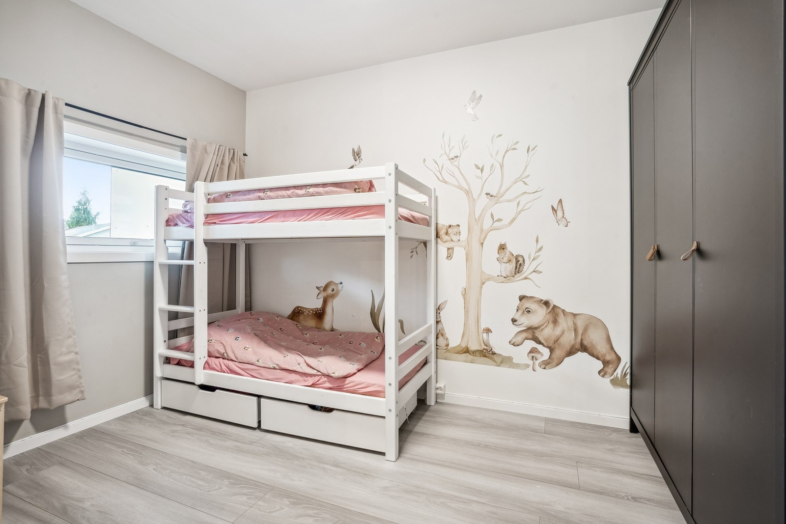 Soverom 1 av 2 Galleribilde