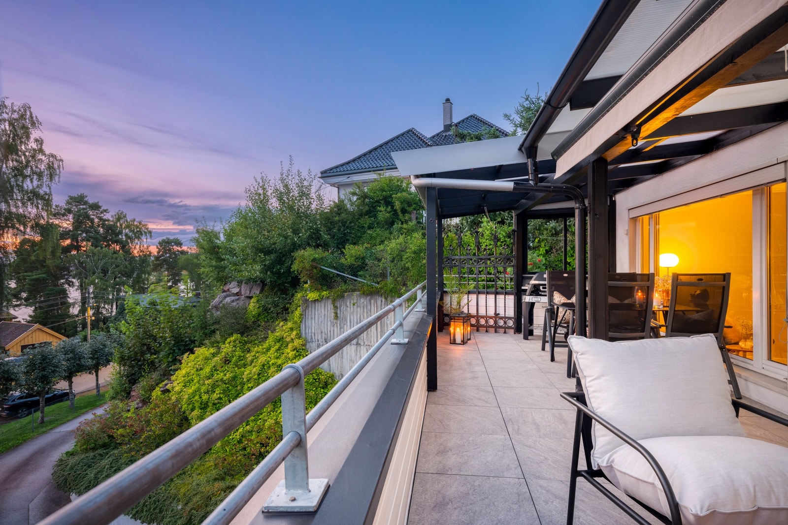 Ny elektrisk markise og nye gulvfliser i 2023. Galleribilde