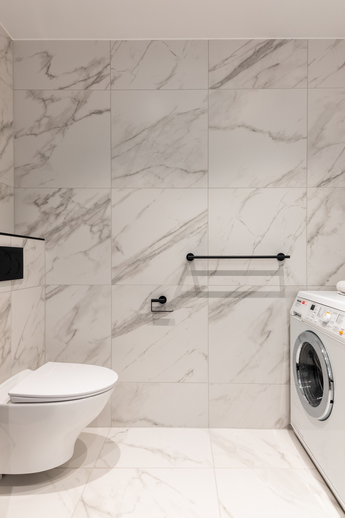 Opplegg for vaskemaskin/tørketrommel. Gulv med varmekabler. Galleribilde