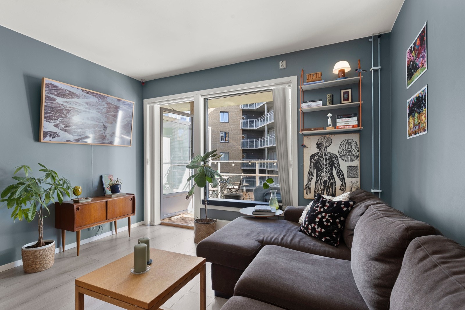 Leiligheten fremstår lys og lun, og har en smart og effektiv planløsning. Galleribilde