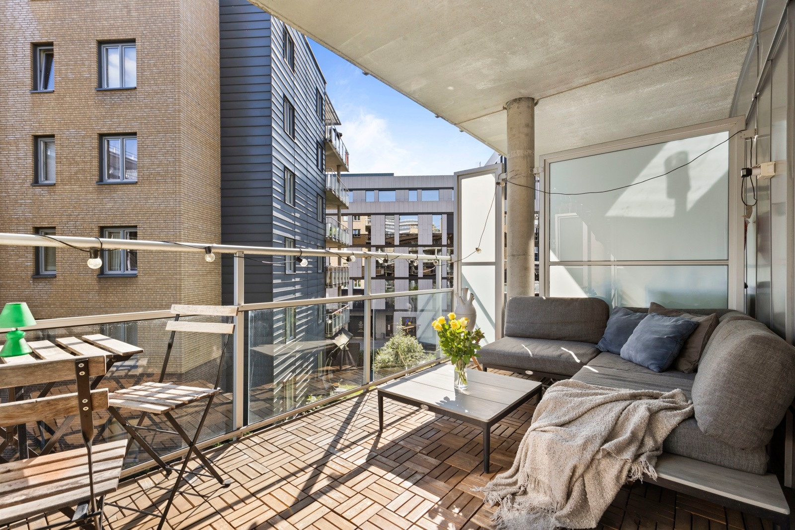 Fantastisk balkong på ca. 9 kvm med sol frem til ca. 17/18 Galleribilde
