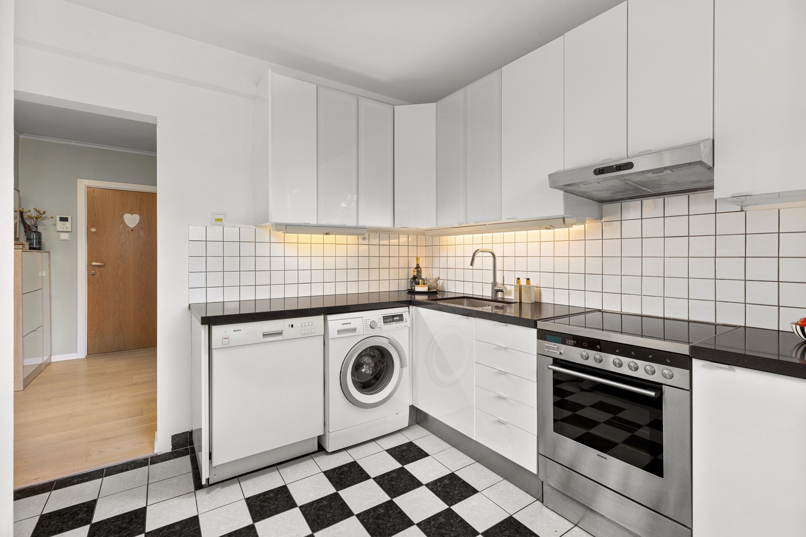 Opplegg for oppvaskemaskin og klesvaskemaskin Galleribilde