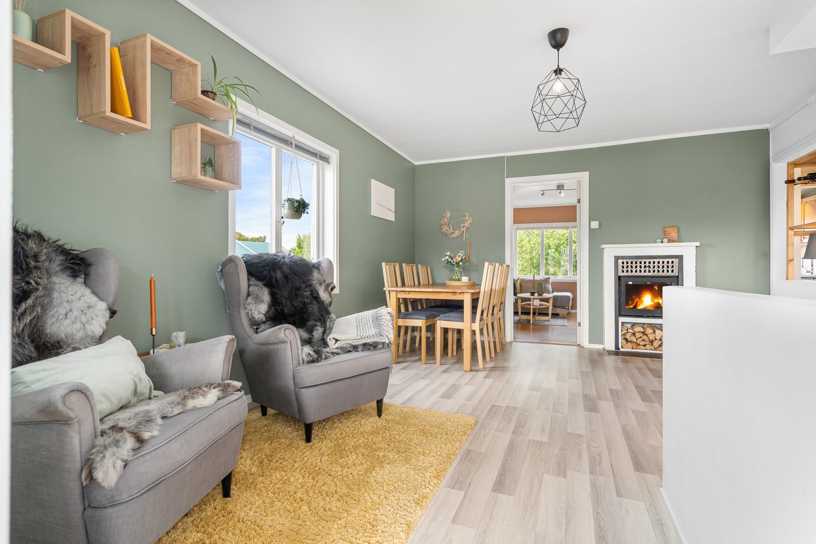 Her er det masse rom for ulike sittegrupper, perfekt til stort spisebord. Galleribilde