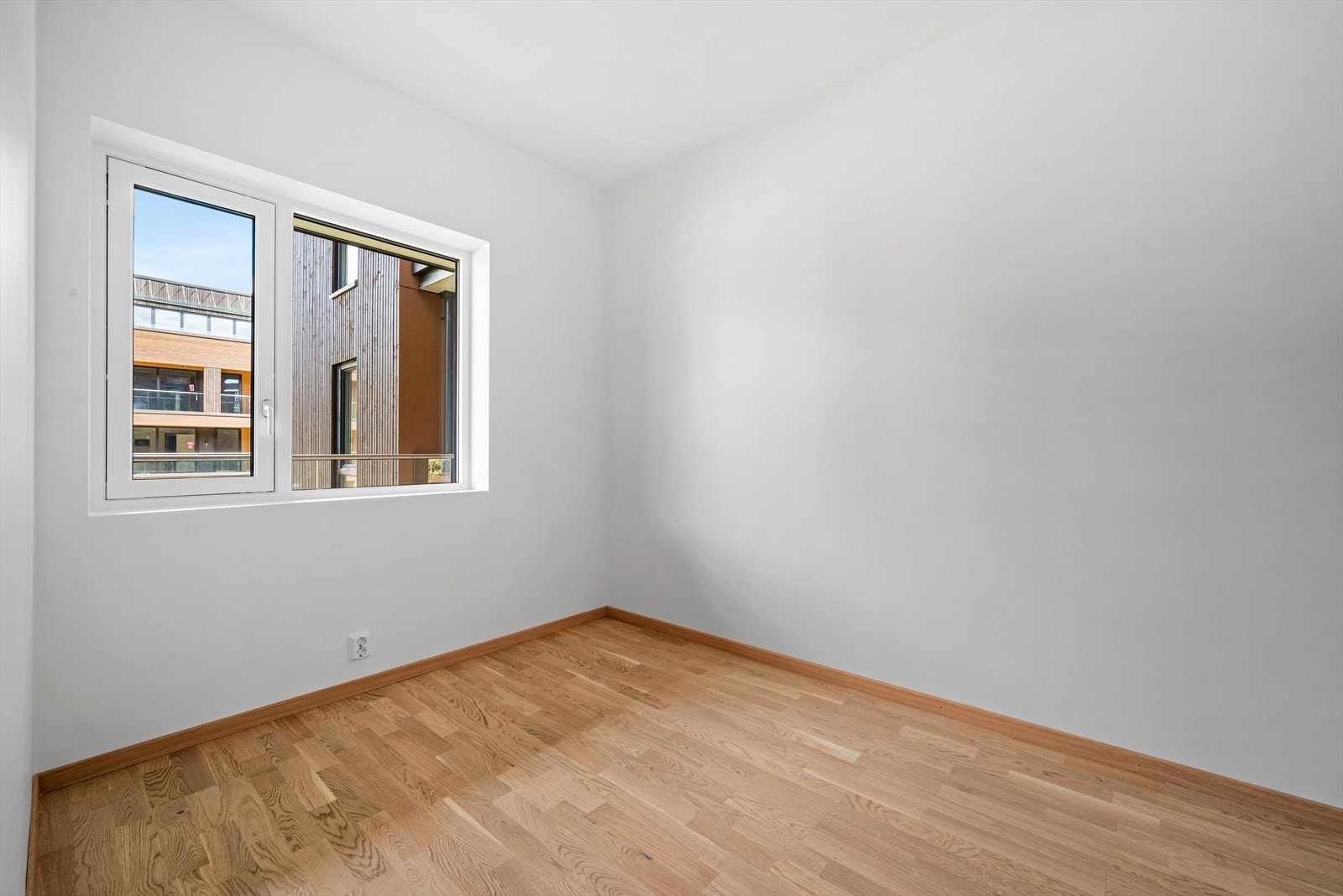 Soverommet er ca. 8 kvm stort og har god plass for dobbeltseng og garderobeskap. Galleribilde