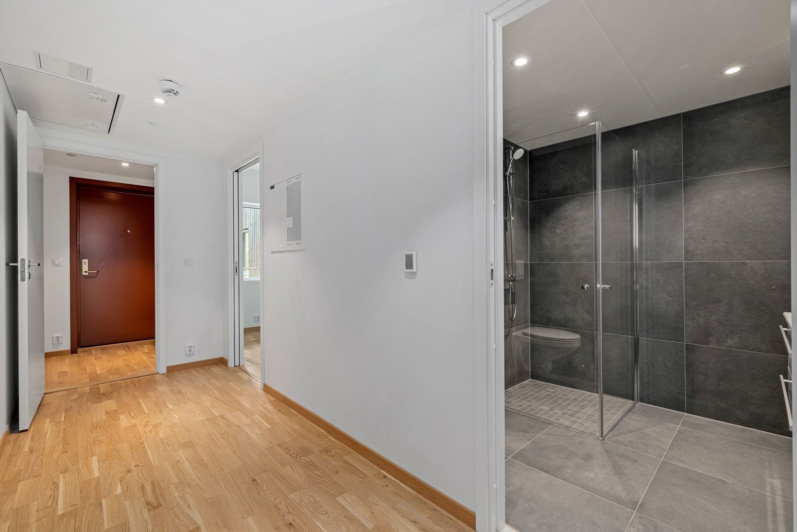 TV og internett er inkludert i felleskostnadene. Galleribilde