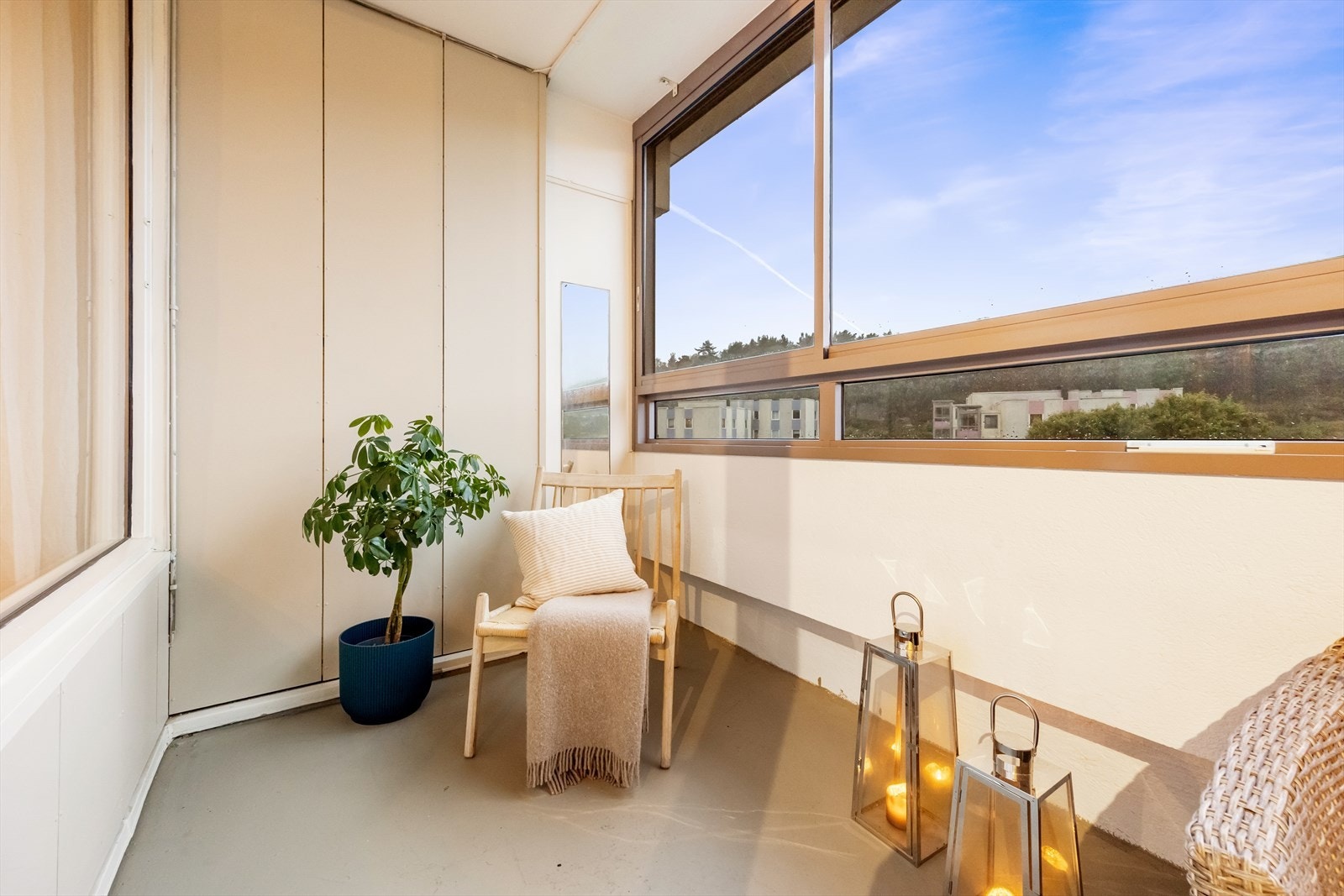 Fra stuen har du utgang til en fin innglasset terrasse med gode solforhold. Galleribilde