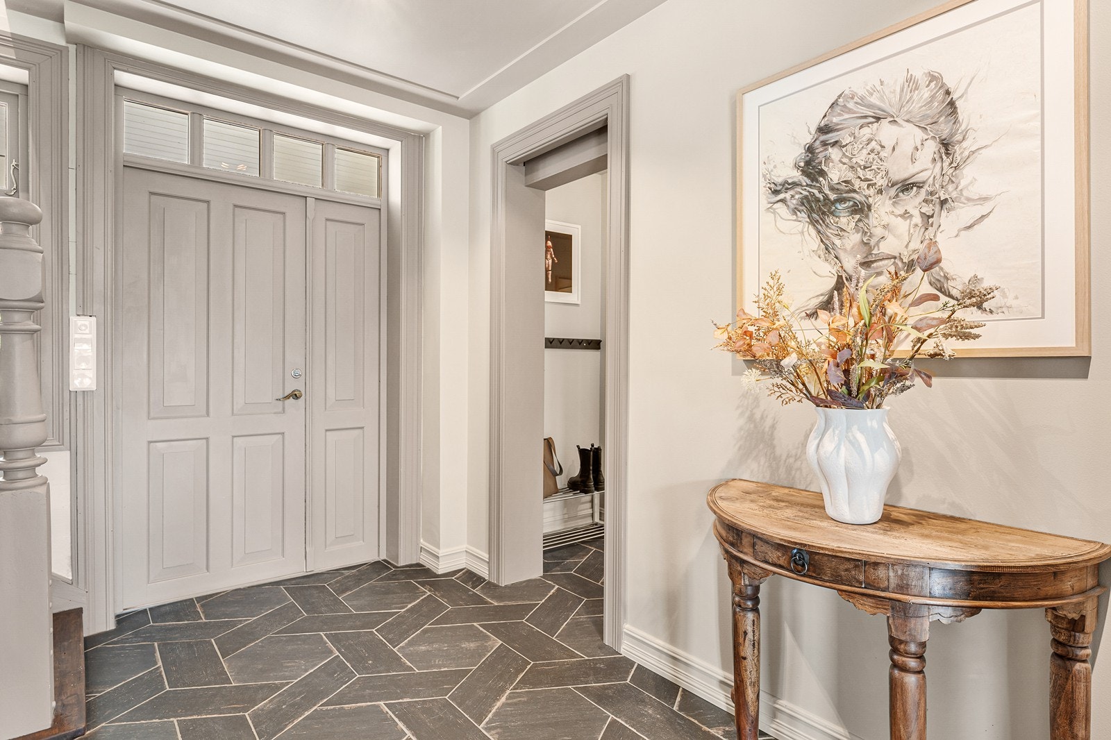 Nye gulvfliser med gulvvarme i entré i 2021. Galleribilde