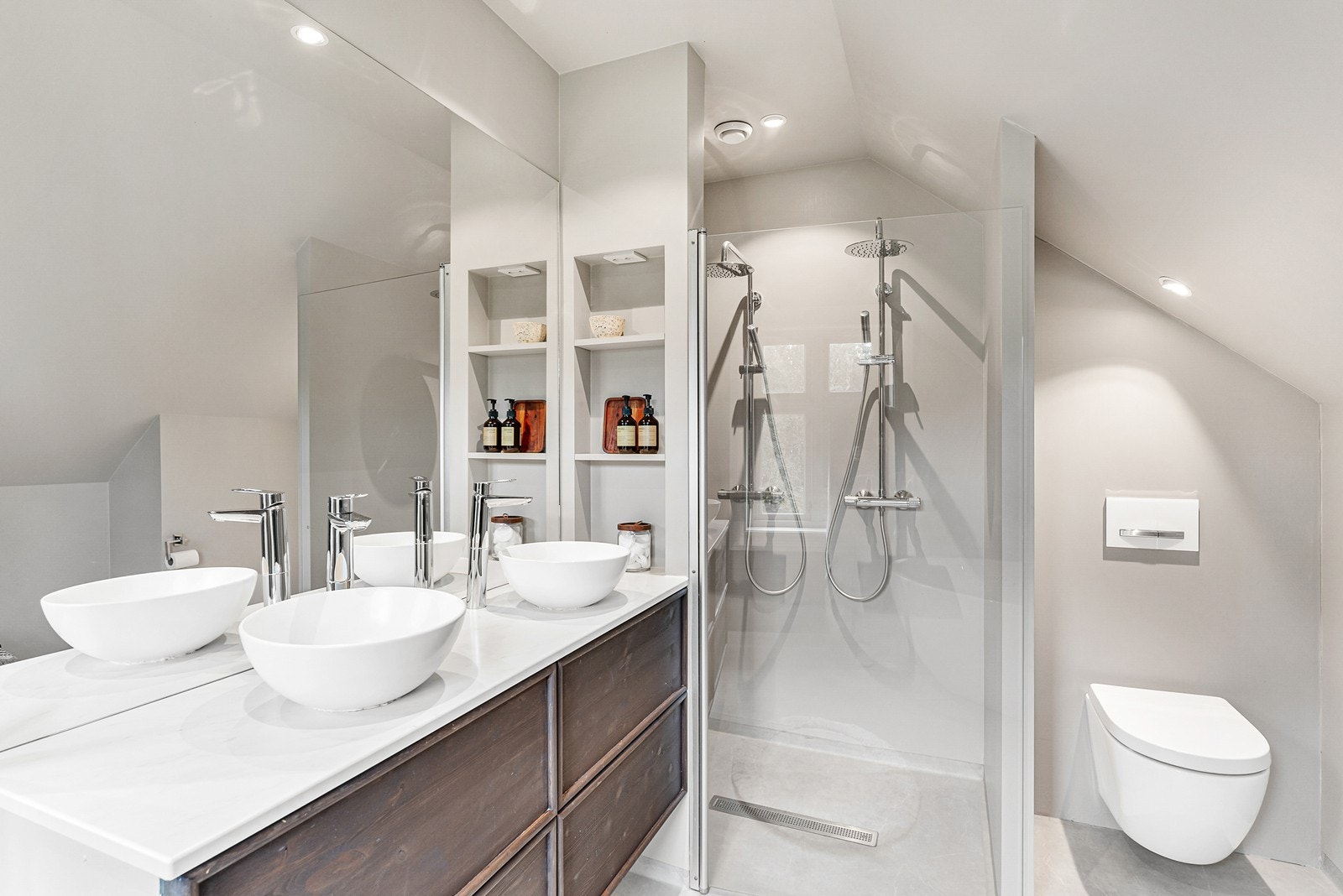 Lekkert bad som ble oppgradert i 2021. Galleribilde