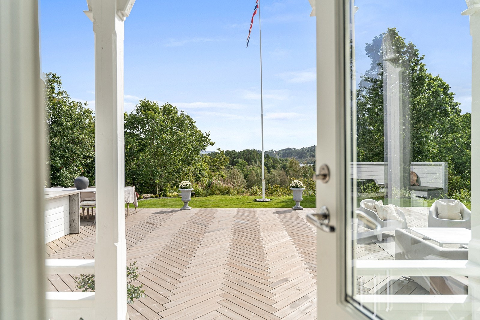 Utgang til uteområdene.. Galleribilde