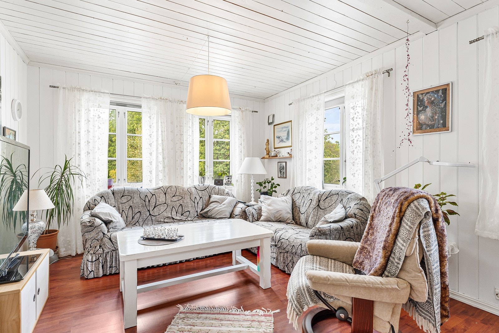 Eneboligen ble oppført i 2004 og har en normal standard ut ifra byggeår. Galleribilde