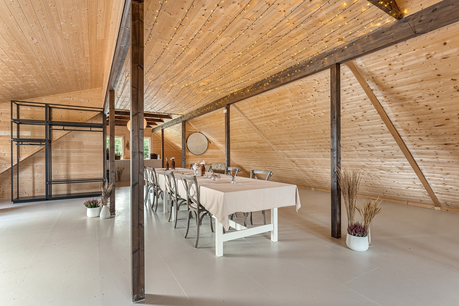 Ytterdører er i tre med og uten glass Galleribilde