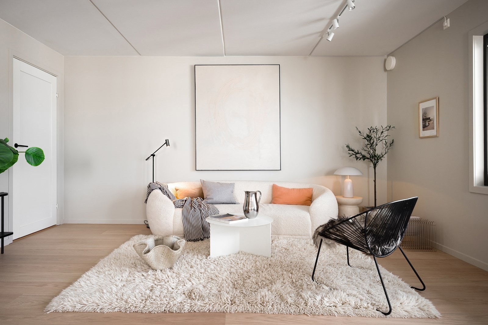 Stuen har plass til flere møbleringsmuligheter for å skape det miljøet
du selv ønsker. Galleribilde