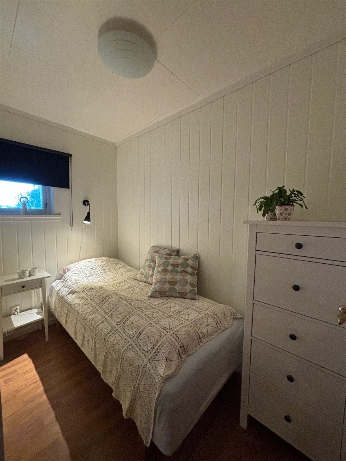 I første etasje er det også et innredet rom, som har vert brukt som gjesterom. Galleribilde