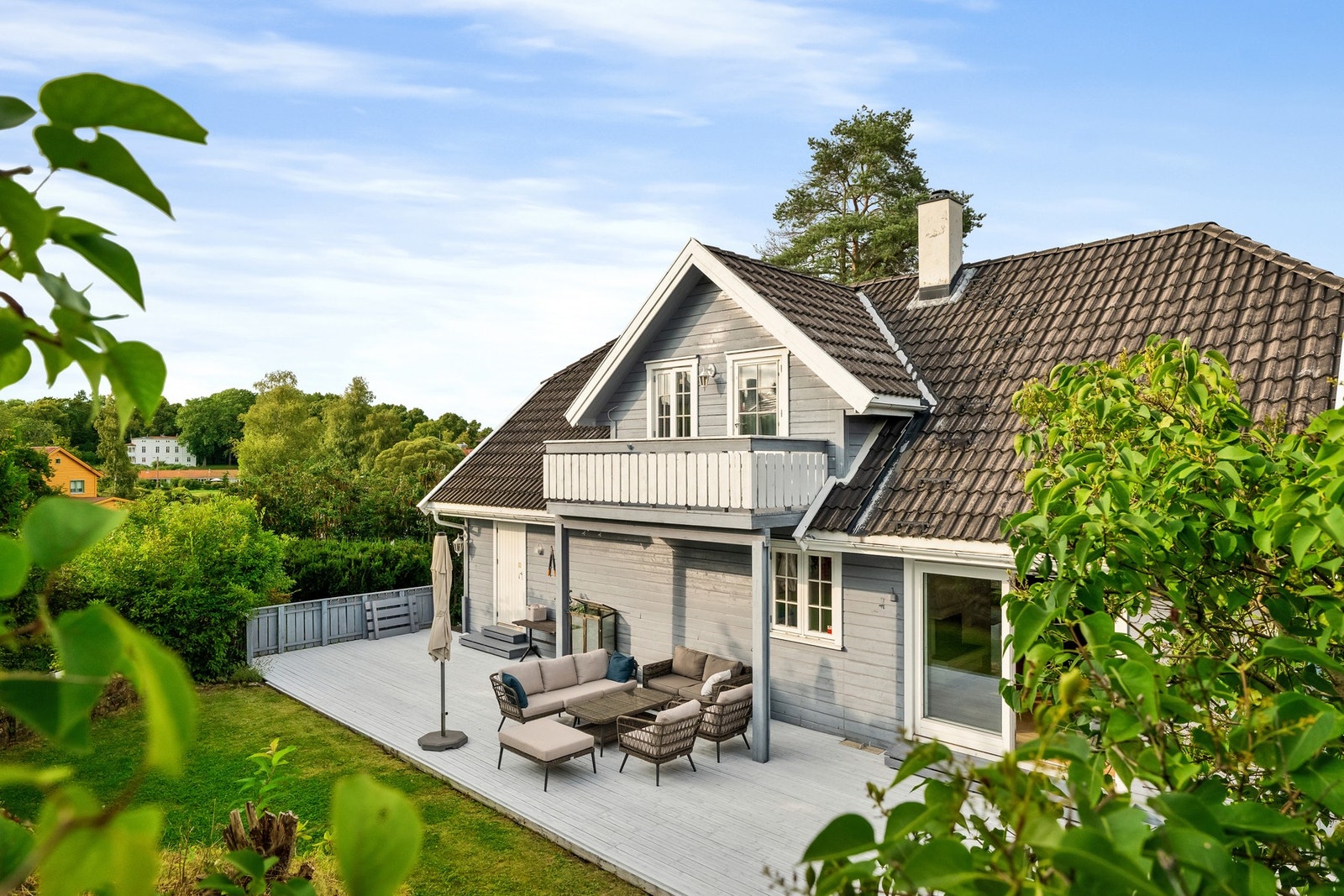 Flott og innholdsrik enebolig med stor tomt på 1,9 mål Galleribilde