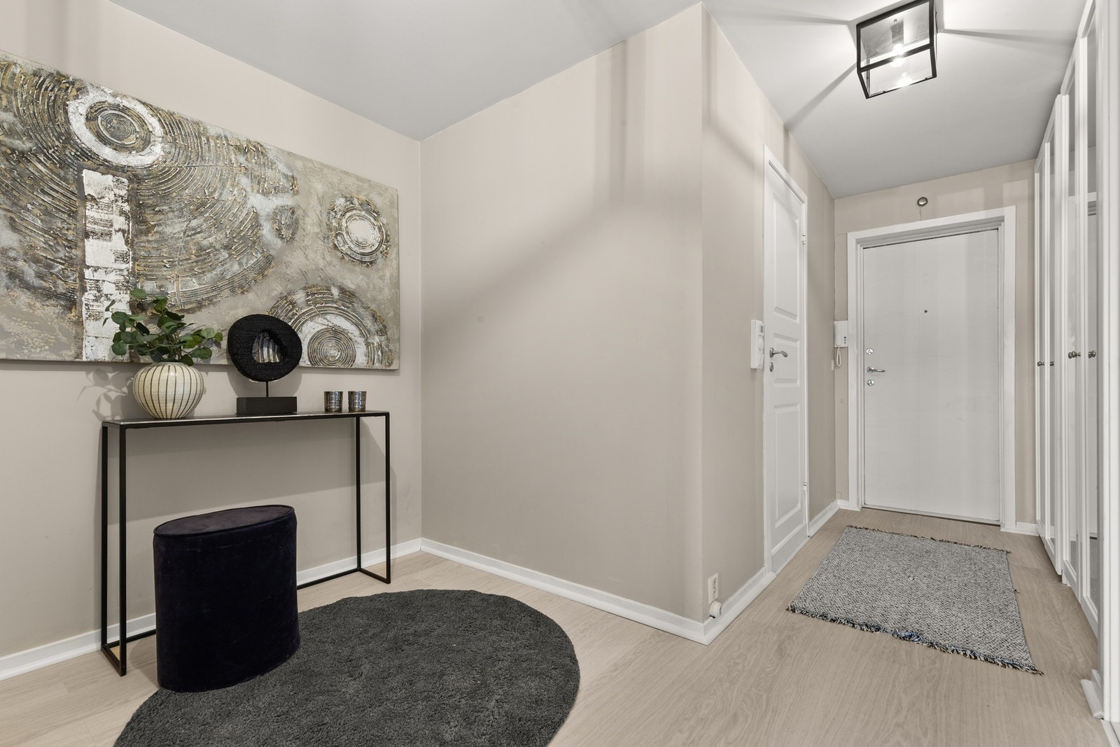 Stor hall med plass til daybed / garderobe / hjemmekontor Galleribilde