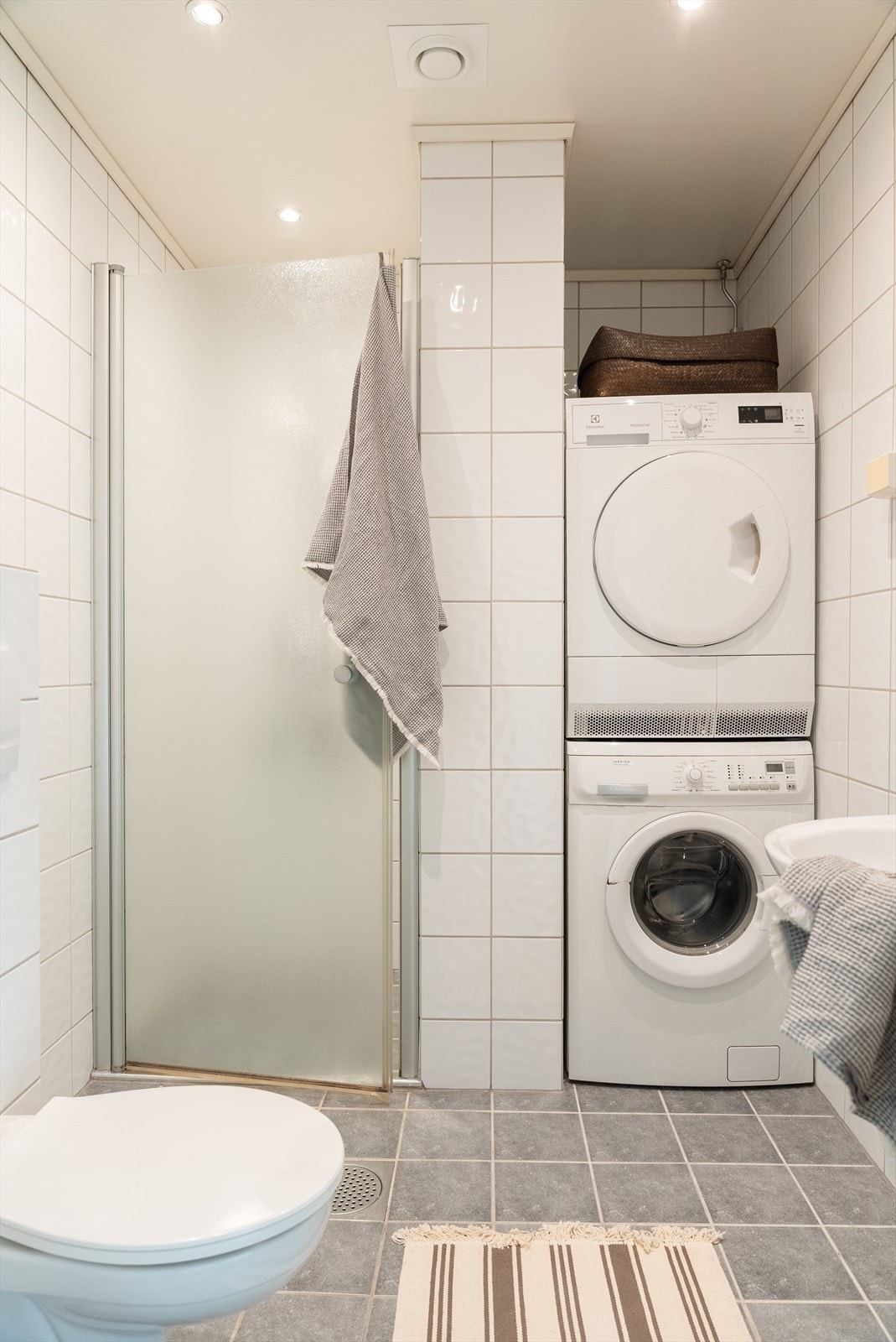 Dusjhjørne med innsvingbar dør. Galleribilde