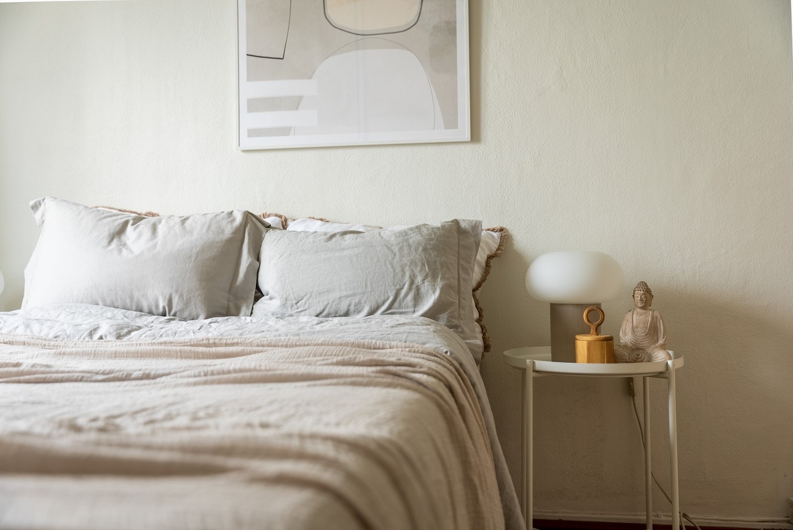 Flere flater i leiligheten er nymalt i delikate og tidløse fargetoner. Galleribilde