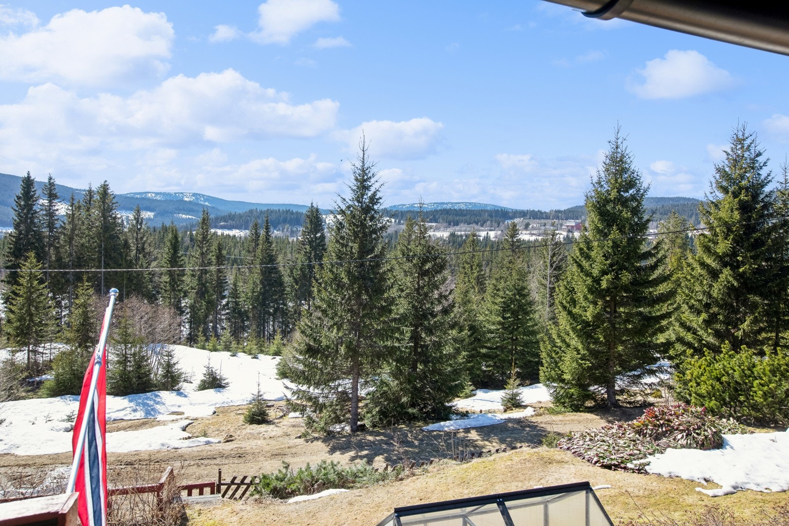 Fantastisk utsikt fra hytta over nærområdet. Galleribilde