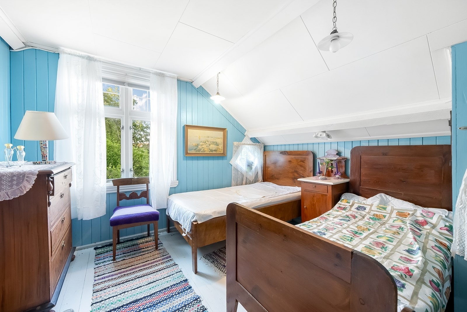 Soverom 1 av 2 på loftet. Galleribilde