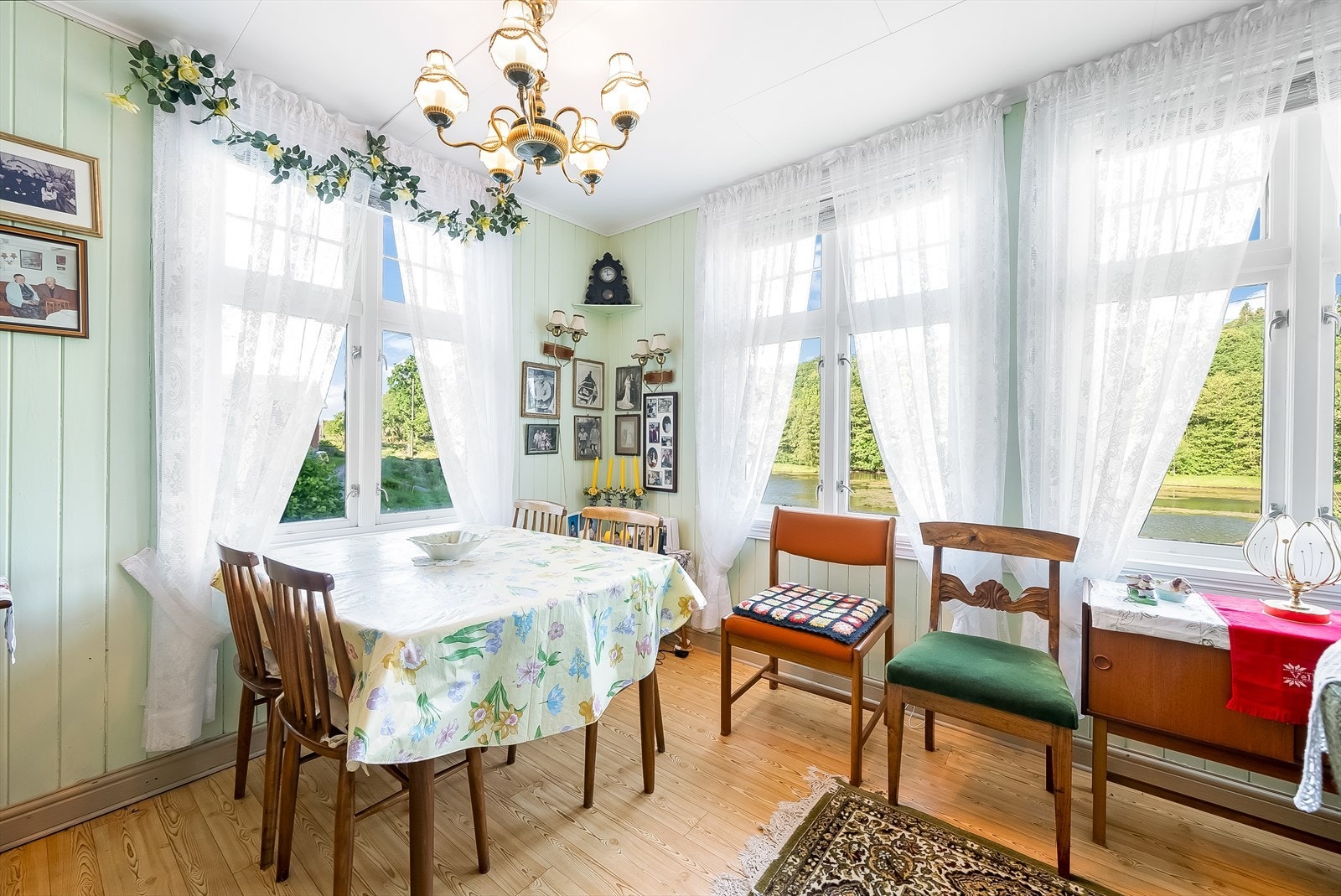 Utsikten kan nytes fra flere hold. Galleribilde