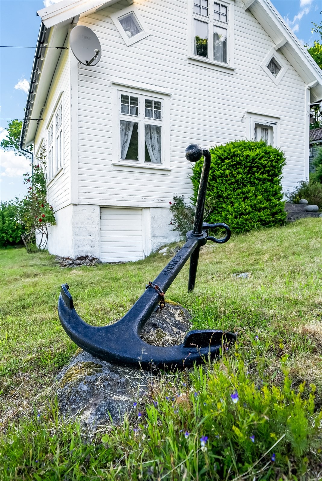 Ankeret vitner om at eiendommen ligger i kort avstand fra havet. Galleribilde