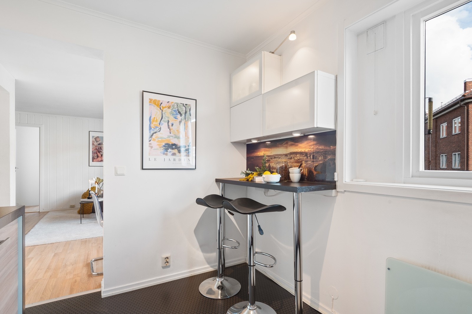 Sitteplass med barløsning. Galleribilde