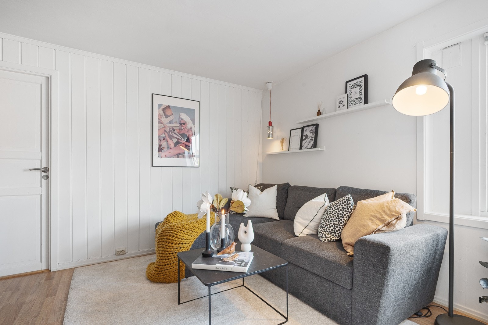 Leiligheten er lysmalt, holder god standard og har mye naturlig lys. Galleribilde