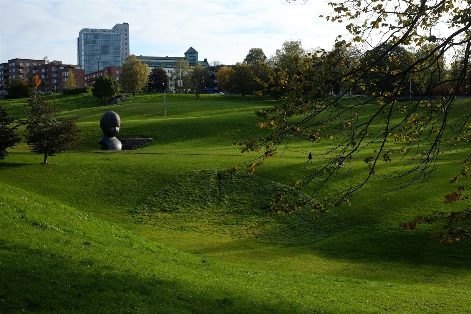 Torshovdalen er kun et steinkast unna. Perfekt for løpeturer, grilling og avslapning. Galleribilde