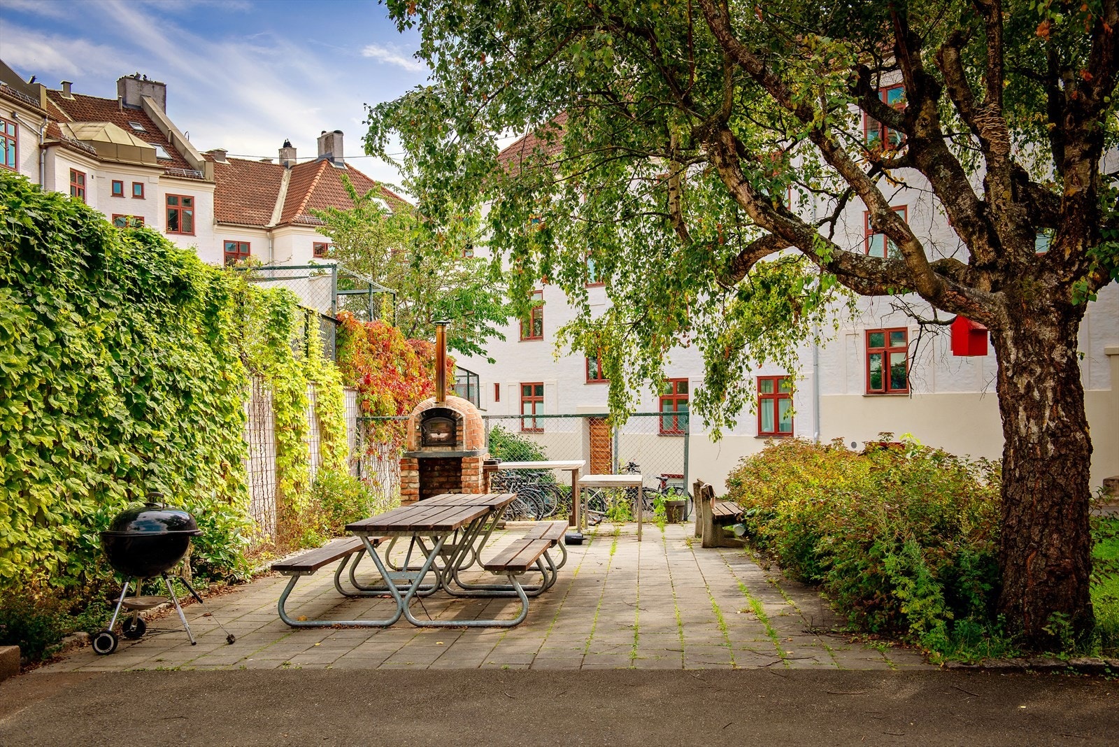 Godt med uteplass for hyggelige begivenheter. Galleribilde