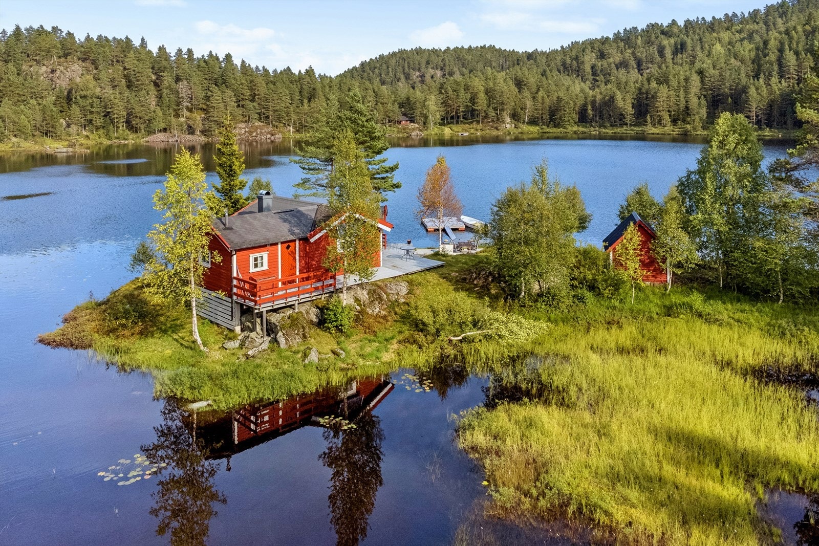 Fra egne terrasser og uteområder kan man nyte naturen på nært hold. Galleribilde