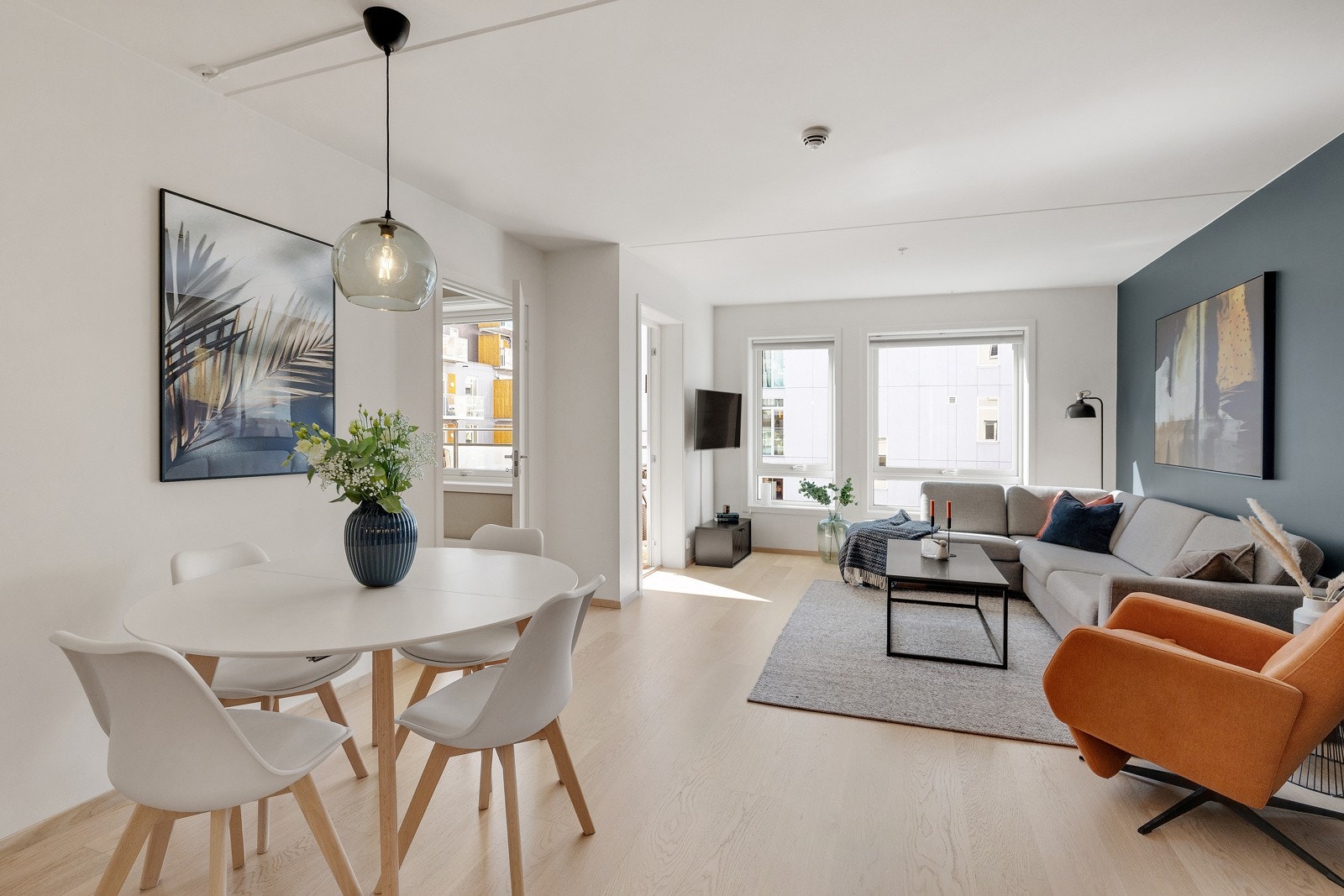 Velkommen til Lørenveien 54B, presentert av Schala & Partners ved Stian Storlien, tlf. 98 25 10 34. Galleribilde