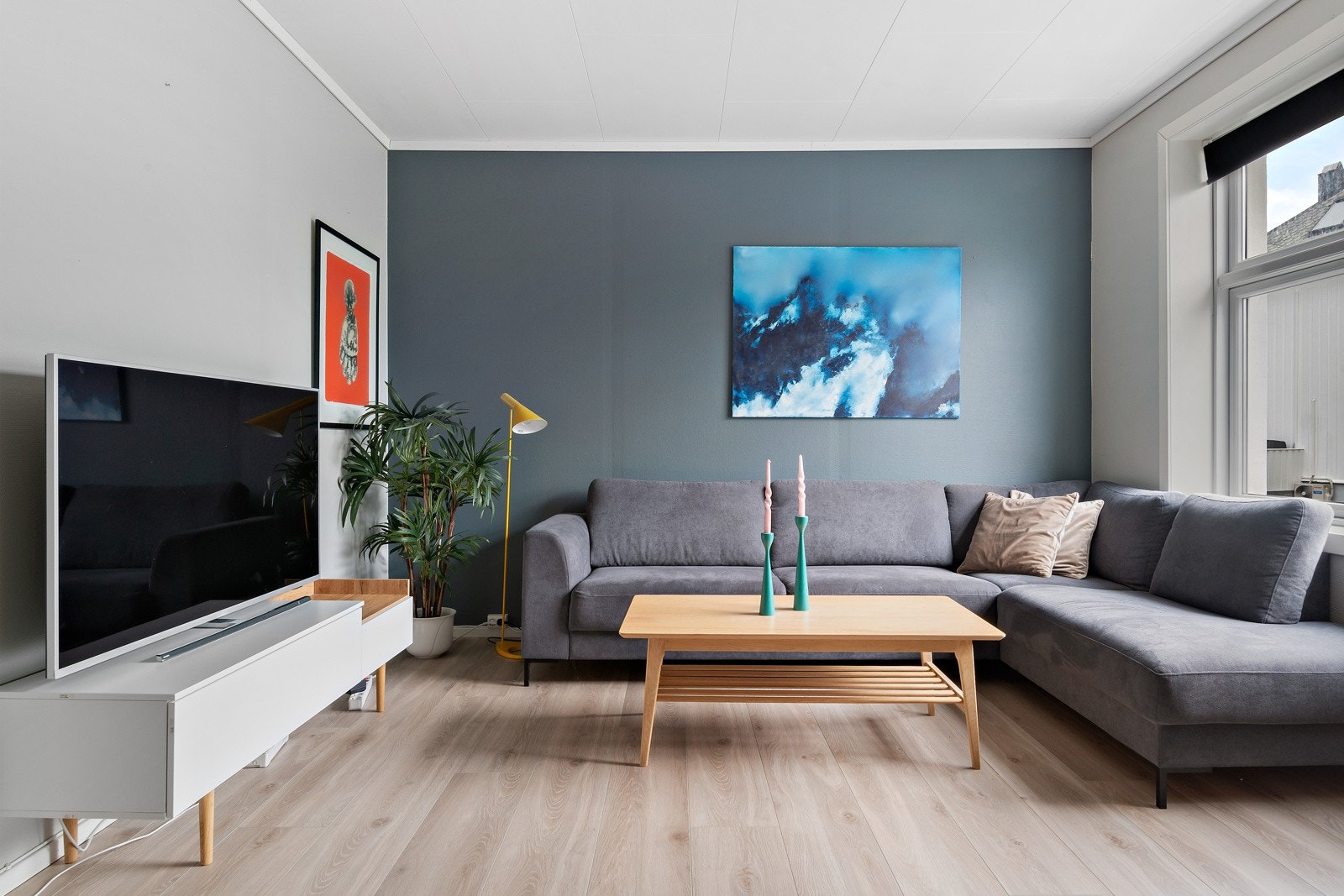 Proaktiv Eiendomsmegling v/ Jon Kristian Valderhaug Røsok har gleden av å presentere Storhauggata 7. Galleribilde