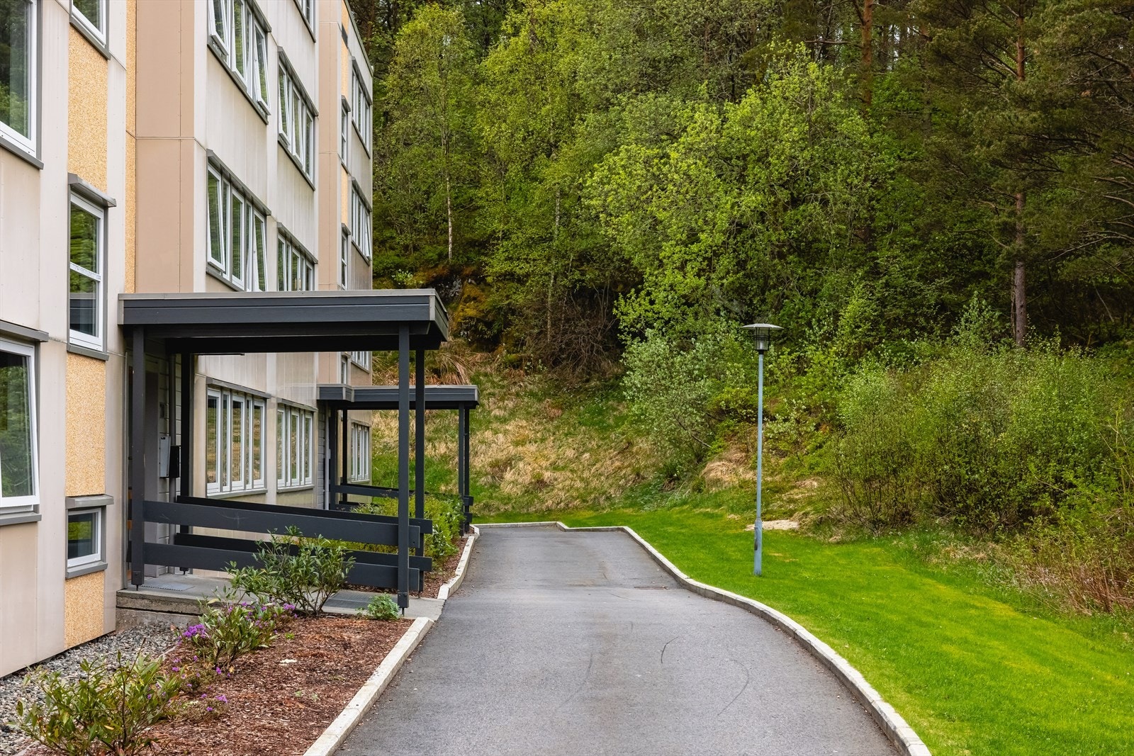 - Borettslaget består av 186 leiligheter - Galleribilde