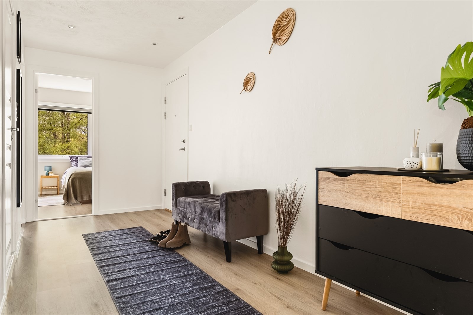 - Leiligheten er innredet med solid laminat gulv - Galleribilde