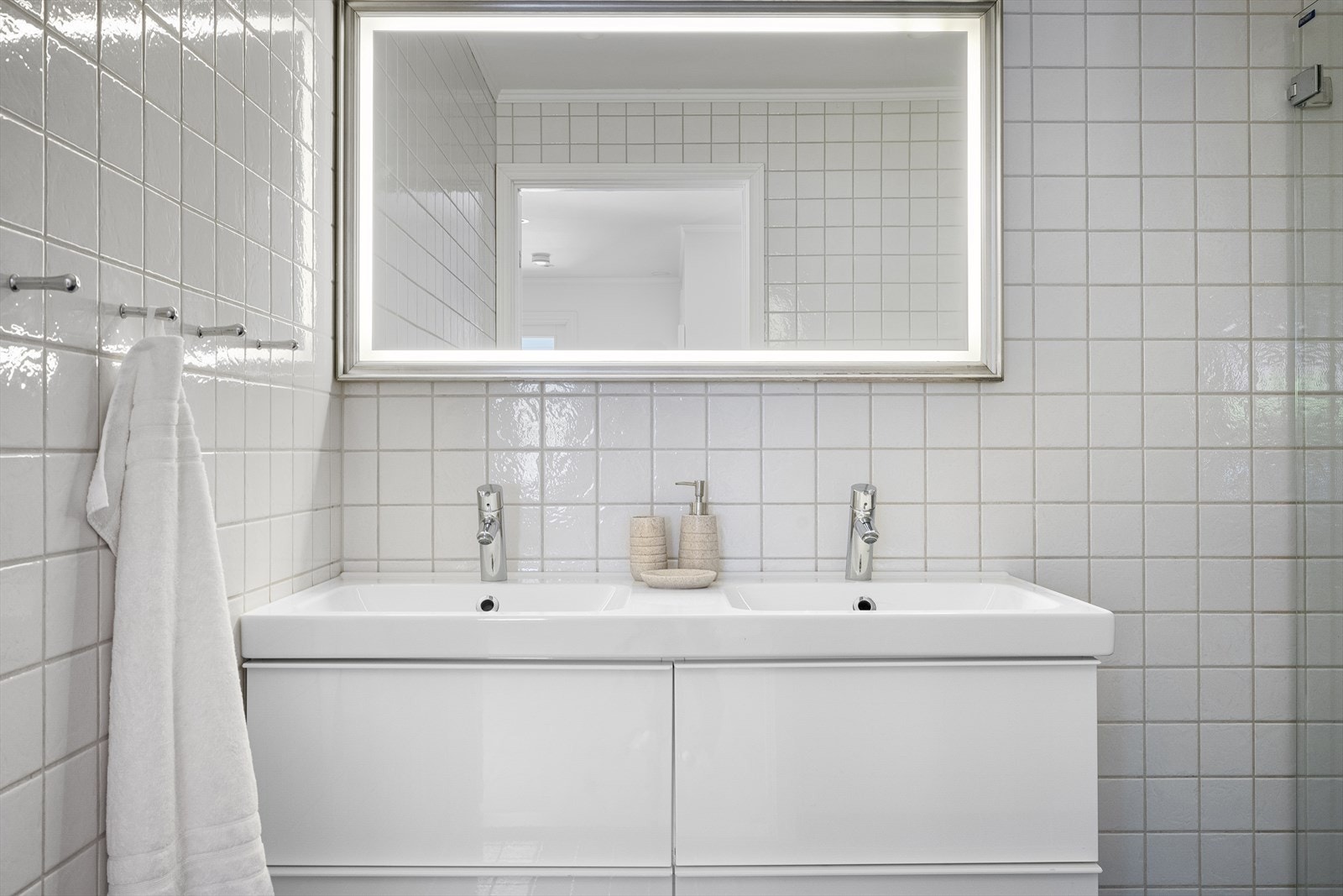 Varmekabler i gulv. Galleribilde