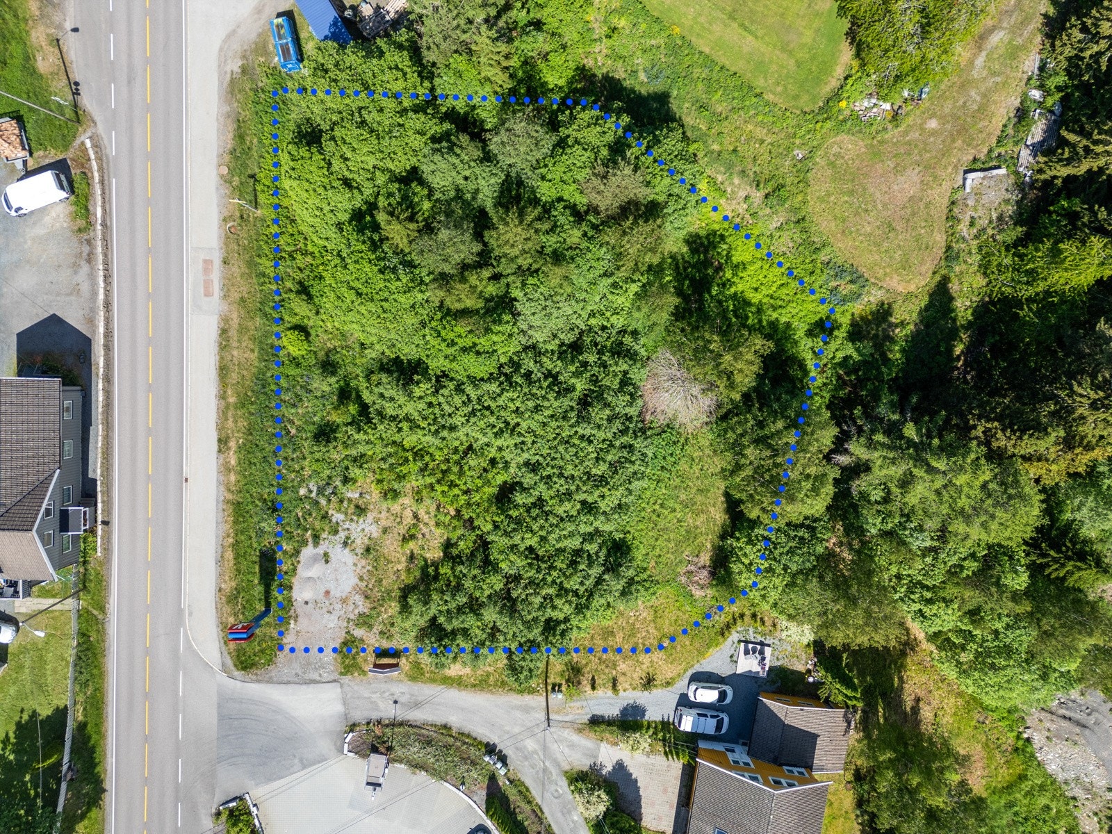 Tomt med muligheter, eiendommen er omfattet av ytre sone, maks tillatt utnyttelse 20% BYA. Galleribilde