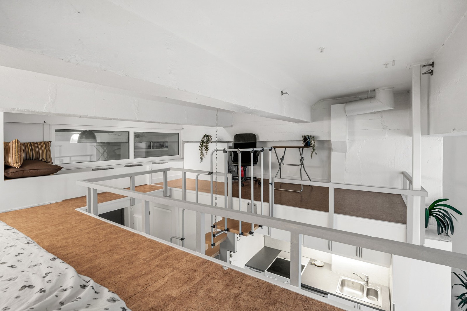 Dagens eier har benyttet hems til ekstra soverom og kontor Galleribilde