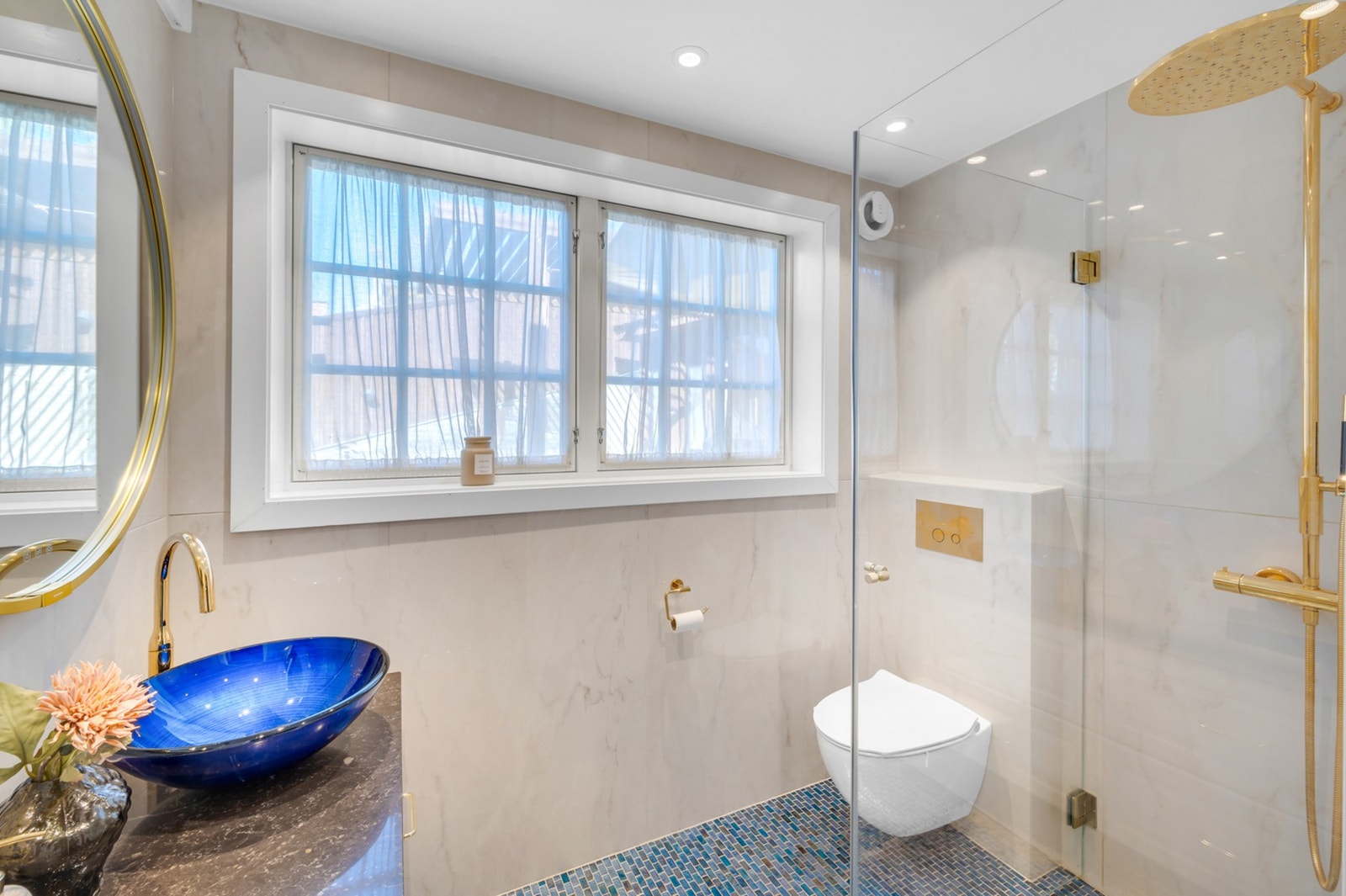 Baderom i 1.etasje ble oppusset i 2018-2021. Galleribilde