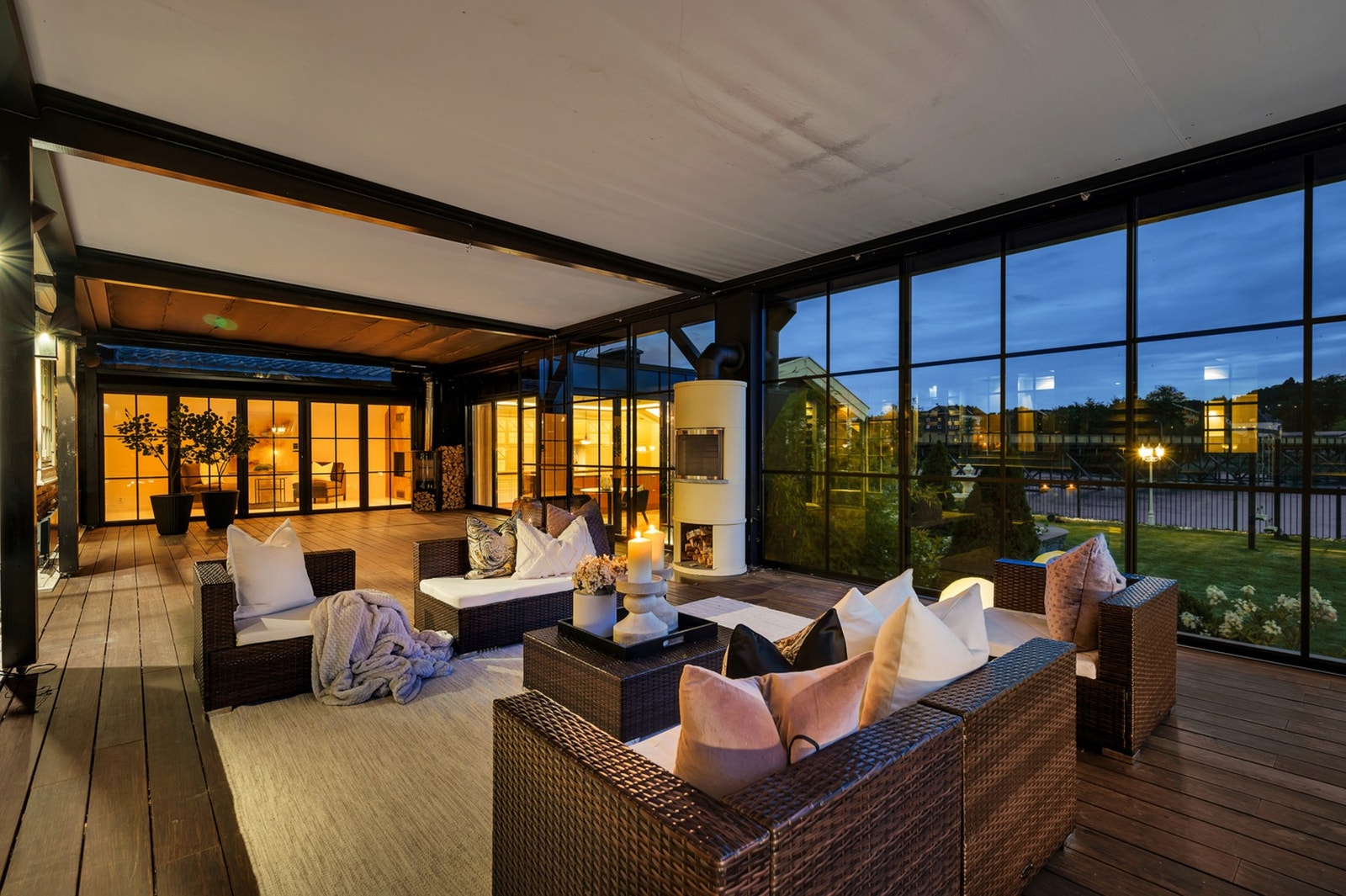 Fantastiske uteområder som er lett å møblere til flere sosiale soner. Galleribilde