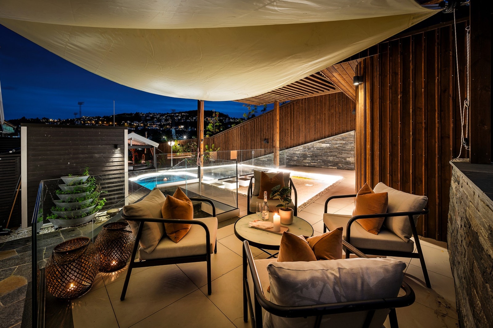 Eiendommen ble betydelig oppgradert i perioden 2018-2022, og består av fantastiske fasiliteter. Galleribilde