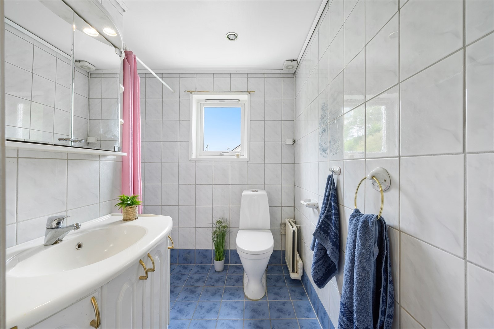 - Helfliset baderom på 3,7m² - Galleribilde