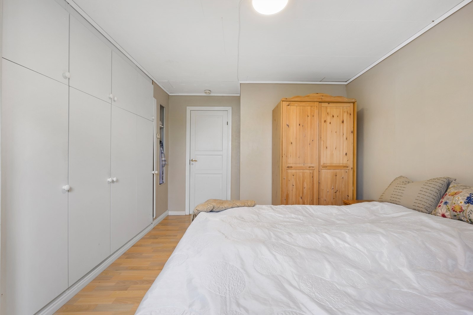 - Merk den innebygde garderobeløsningen - Galleribilde