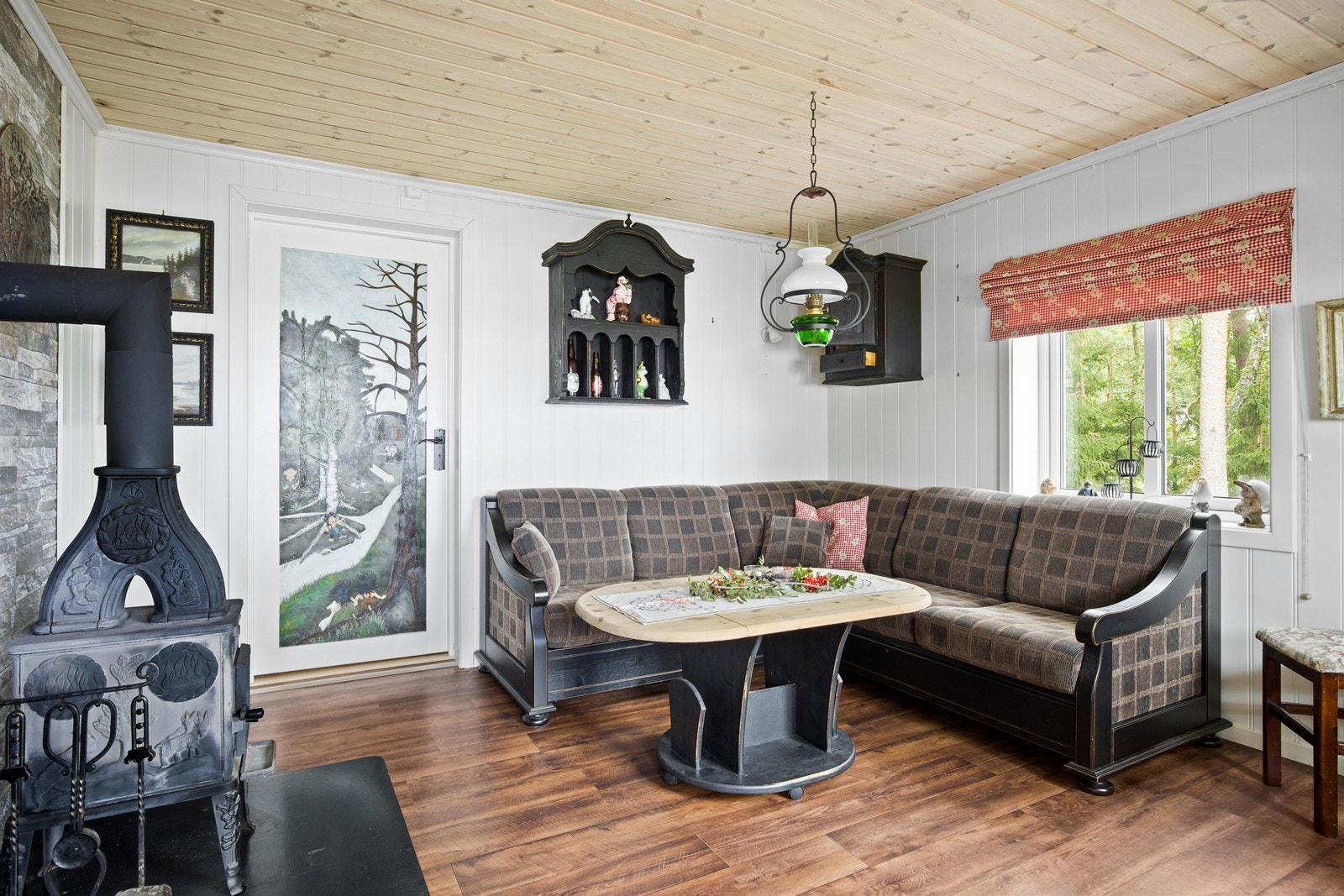 Stue med vedovn. Galleribilde