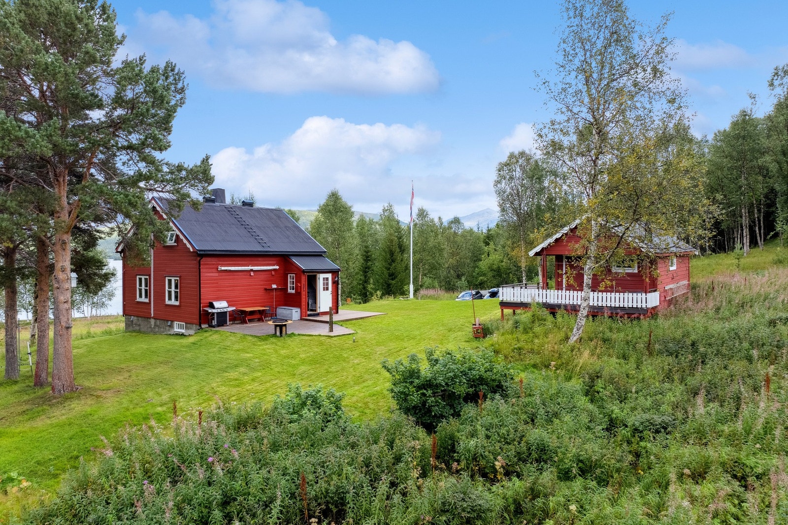 Hytte og anneks Galleribilde