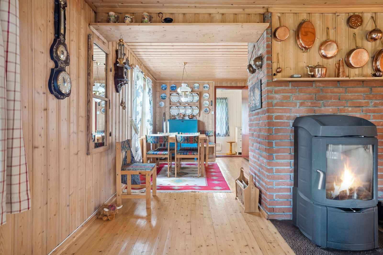 Åpen løsning mellom stue og spisestue Galleribilde