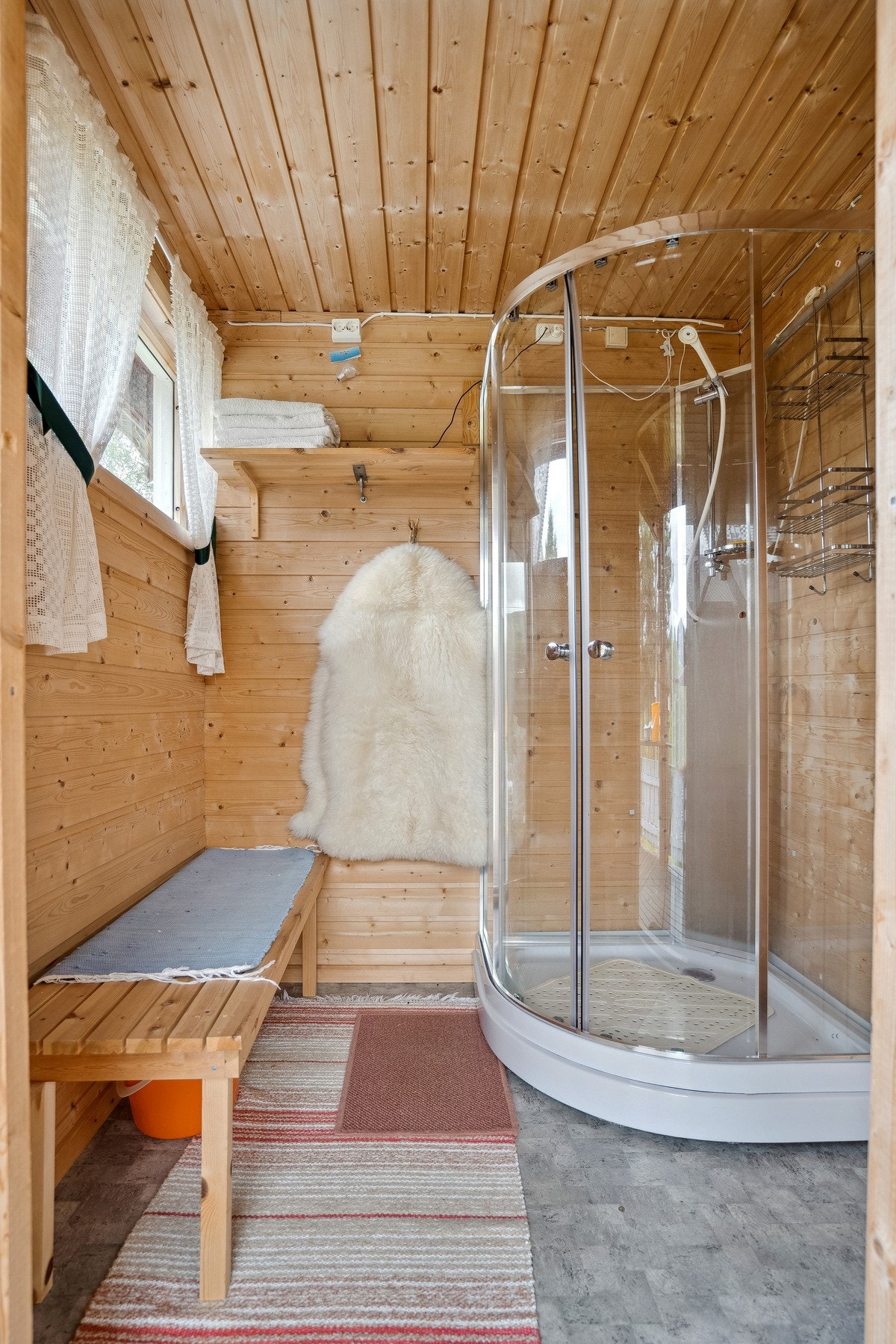 Dusjrom i annekset. Galleribilde